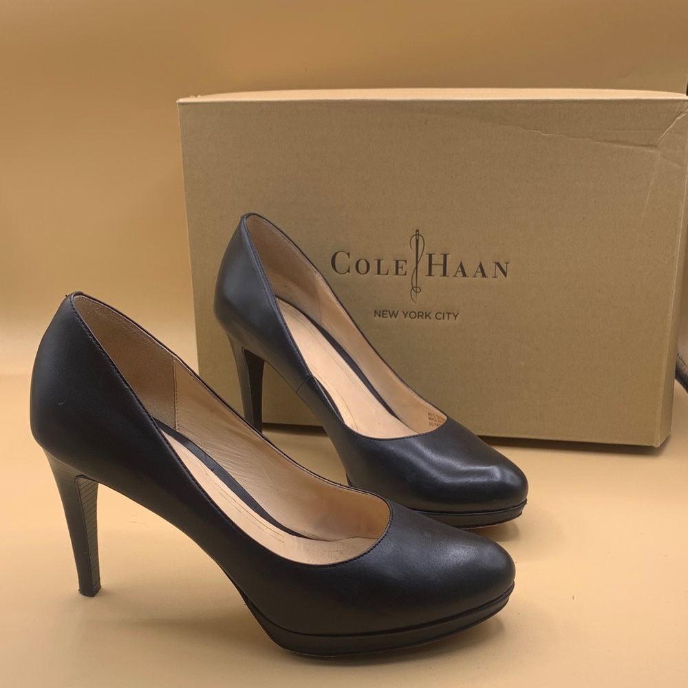 Cole Haan Chelsea Pumps Heels Shoes in Black Business Office Classy - Size 9 B